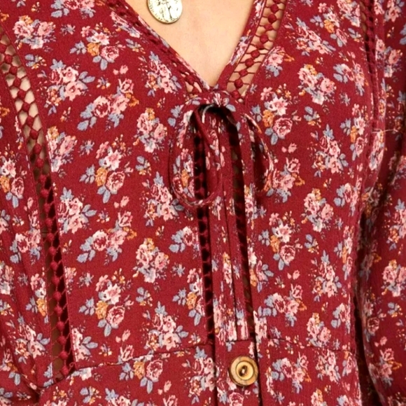 AMERICAN RAG CIE Juniors Floral Printed Bell Sleeve Mini Dress - Size Large - Picture 4 of 16